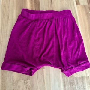 Kate Quinn Classic Panda Short - size 3T